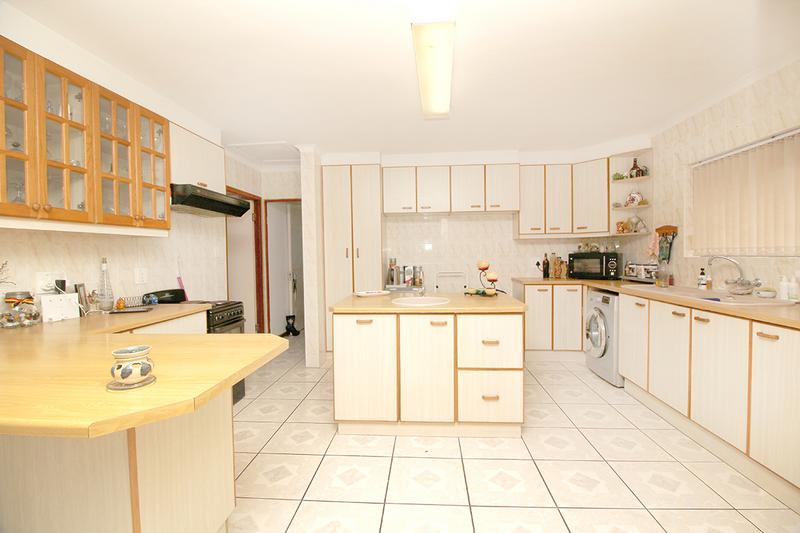 6 Bedroom Property for Sale in Hersham Western Cape